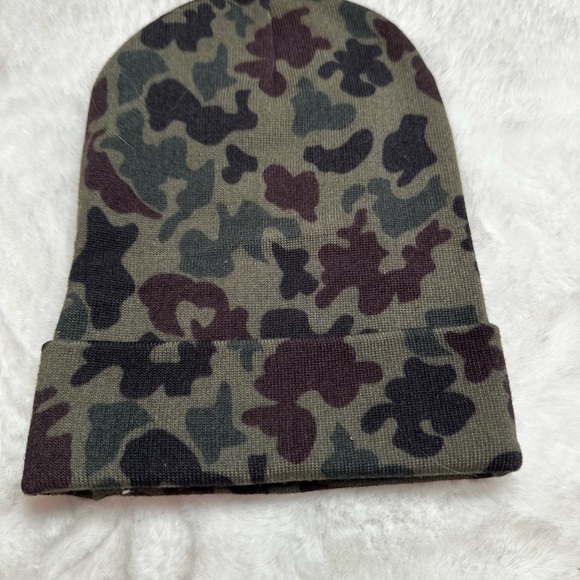 Converse unisex’s Green Camo Beanie - Picture 5 of 5